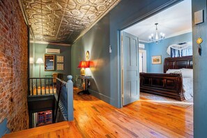 Room - Luxury Historic Suite w/ Private Bath (Maryville)