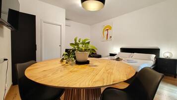 Deluxe-Doppelzimmer, Balkon | Speisen