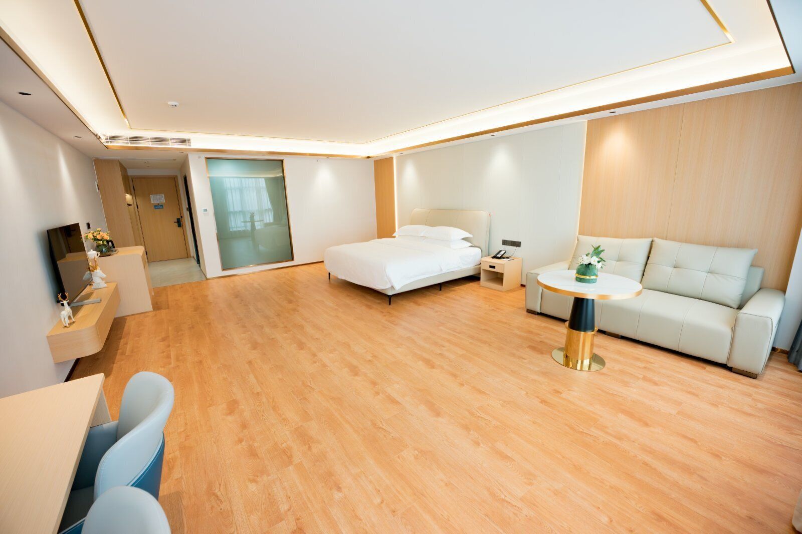 Habitación individual ejecutiva | Edredón, caja de seguridad en la habitación y escritorio 