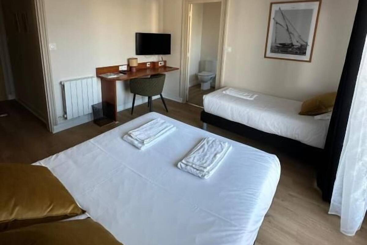 Superior Triple Room, Garden View | Blackout drapes, WiFi (free)