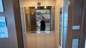 Tremannsrom – standard, byutsikt | Innvendig