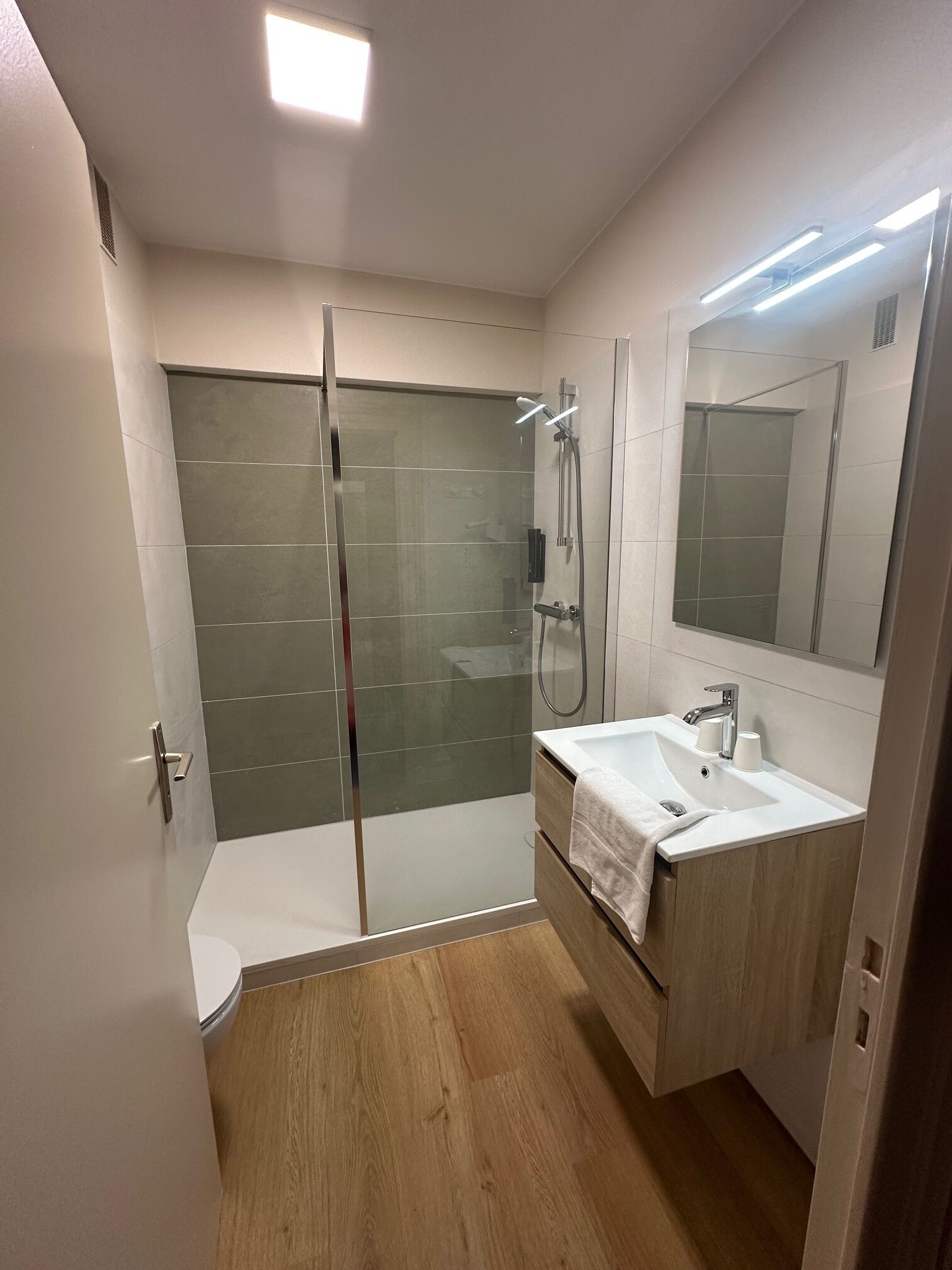 Standard-Doppelzimmer | Badezimmer