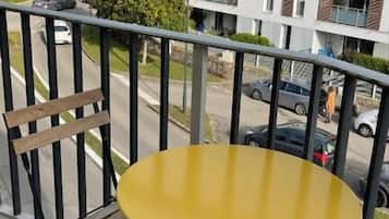 Dobbeltrom – comfort, balkong, byutsikt | Utendørsservering