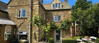 Charming 3-bedroom cottage in peaceful Little Rissington