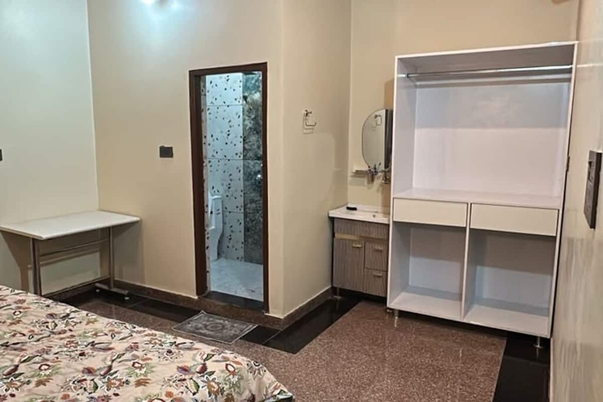 Deluxe Double or Twin Room, Balcony | WiFi (free)