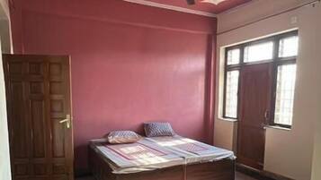 Basic Twin Room, Balcony