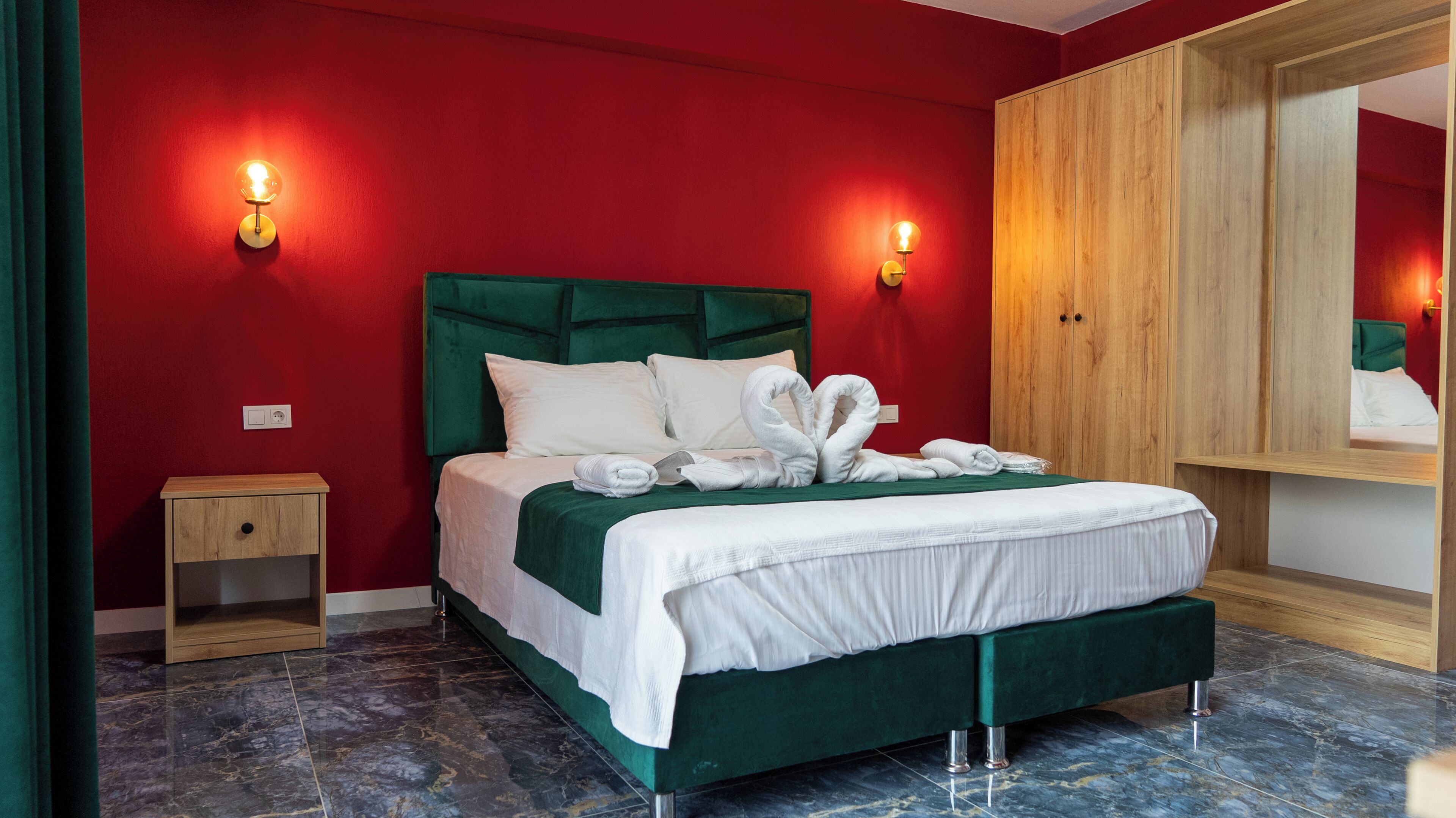 Minibar, laptop workspace, free WiFi, bed sheets