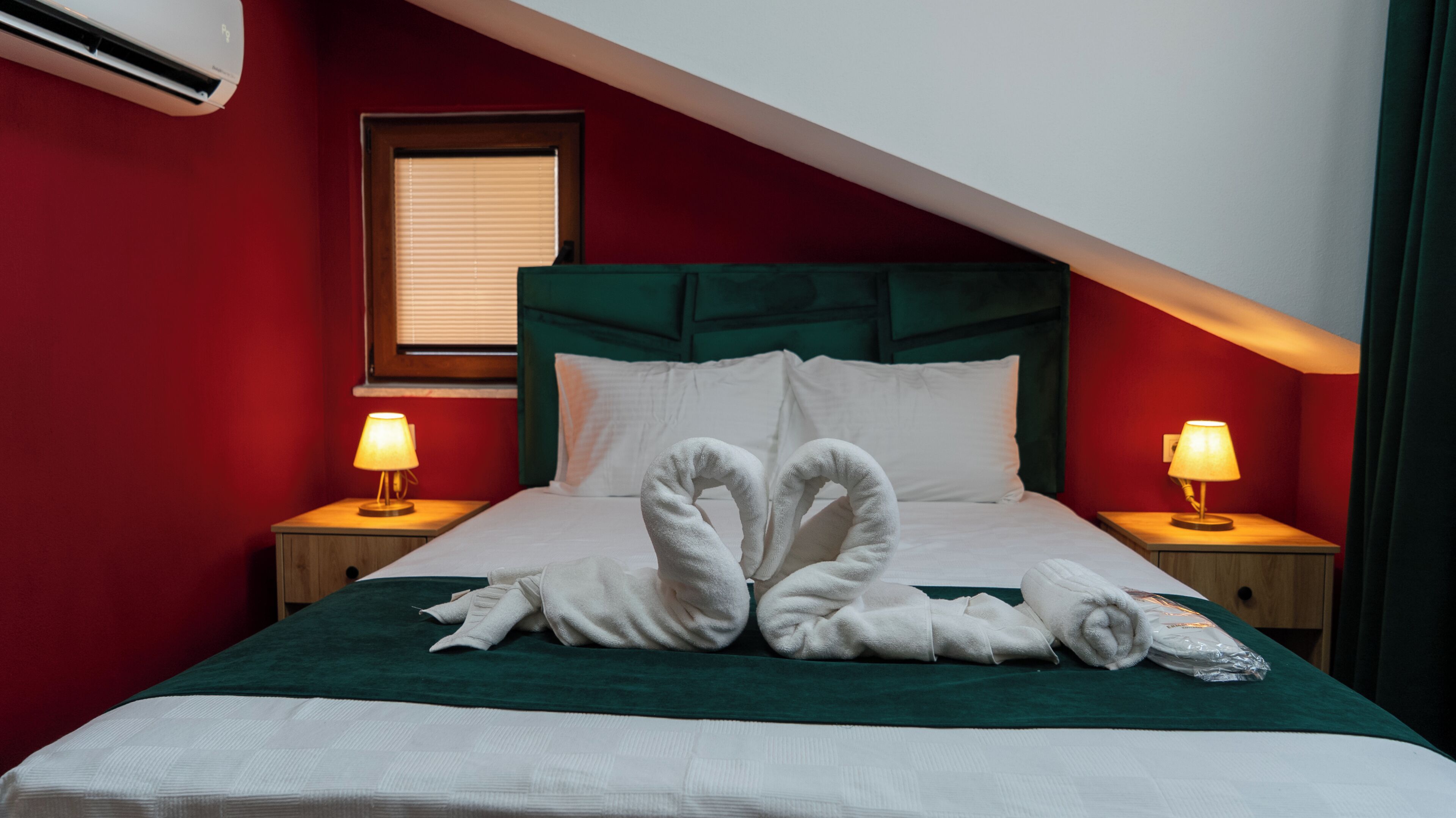 Minibar, laptop workspace, free WiFi, bed sheets