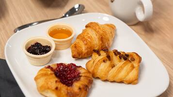 Daily buffet breakfast for a fee