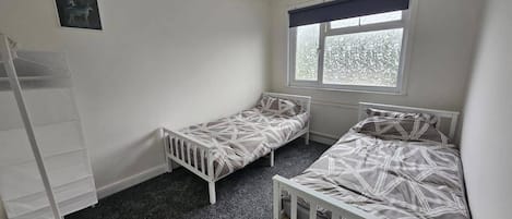 3 habitaciones, tabla de planchar con plancha y wifi gratis