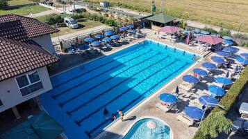 Seasonal outdoor pool