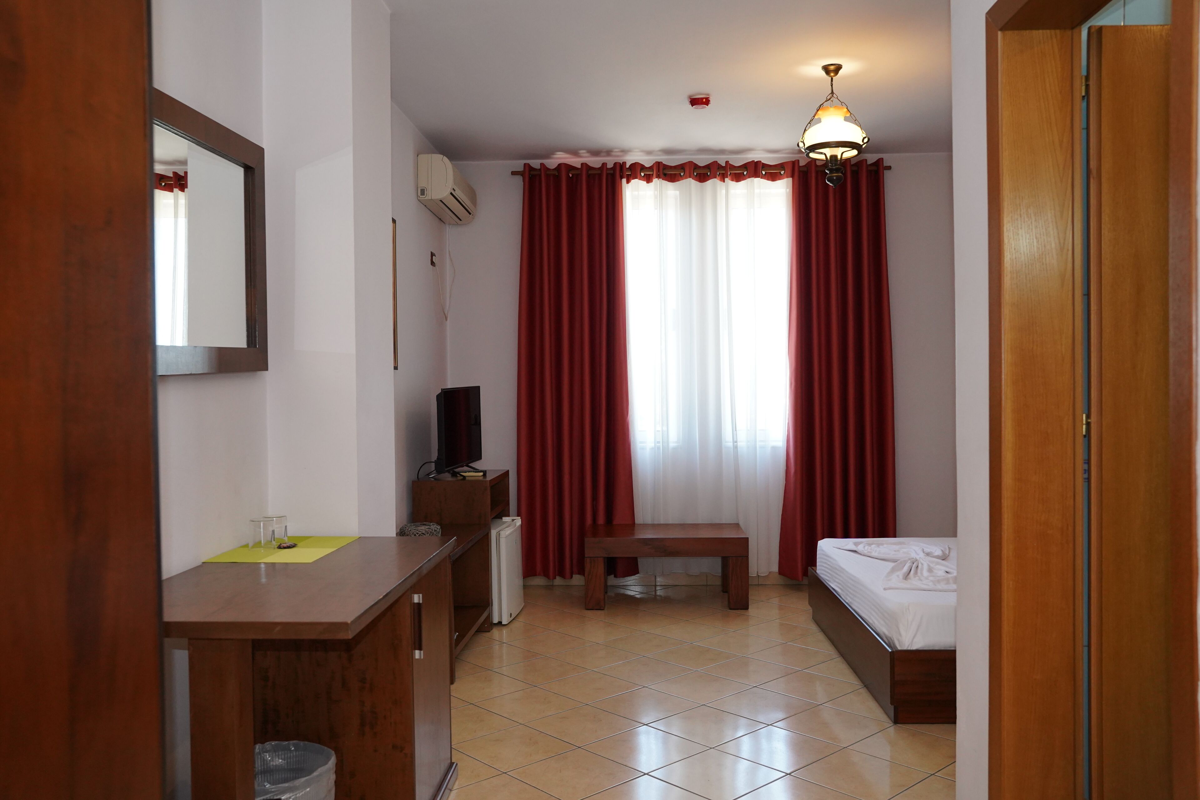 Habitación doble clásica, vista al jardín | Wifi gratis 