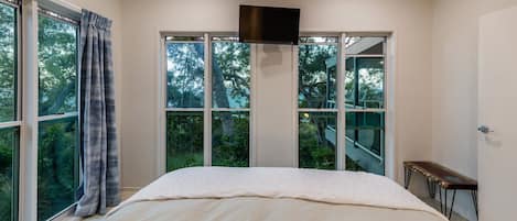 3 bedrooms, iron/ironing board, Internet, bed sheets