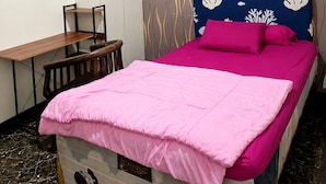 Economy Single Room | Desk - Cozzy FK Heliconia (Jonggol)