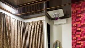 Standard Single Room | Desk - Cozzy FK Heliconia (Jonggol)