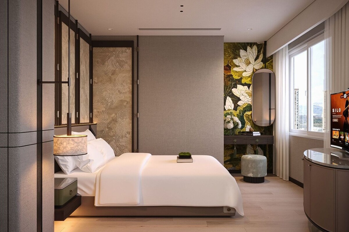 Suite, Lake View | Premium bedding, down comforters, minibar, in-room safe