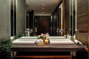 Bathroom - Staymaster Belamia•3BR•Private Pool (Parra)