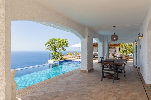 Villa Mamma Mia, Luxury Villa with Panoramic Sea Views
