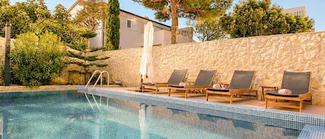 Beheizter Pool