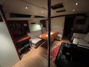 Deluxe Mobile Home, Patio, Sea View | Interior