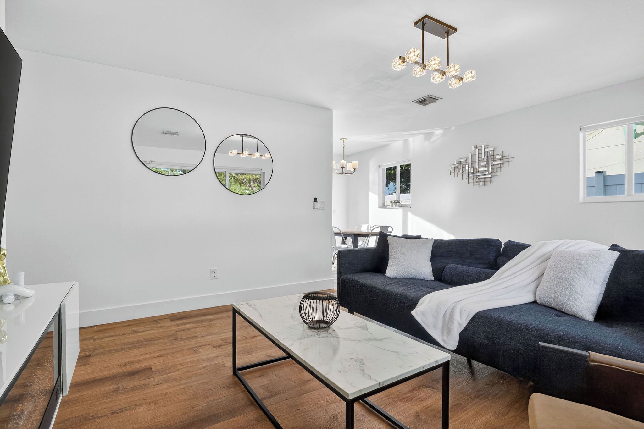 Departamento de lujo | Sala de estar | Televisión de plasma de 40 pulgadas con canales vía satélite 