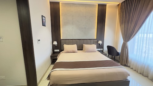 Hotel Vahini Grand 