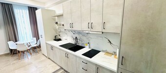 Tanushi Central Studio - Modern Stay in Vau i Dejës