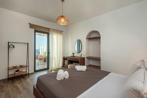 Apartment, Sea View | Iron/ironing board, WiFi (free), bed sheets - Tholos Home Sfakia (Chora Sfakion)