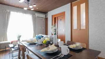 Villa | Dining