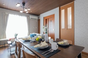 Villa | Dining