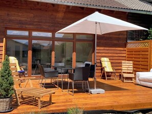 Outdoor dining - Vrbo Property (Gstadt am Chiemsee)