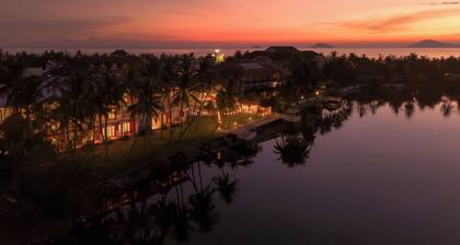 M Village Resort Riverbeach Hoi An