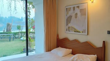 WiFi, bed sheets
