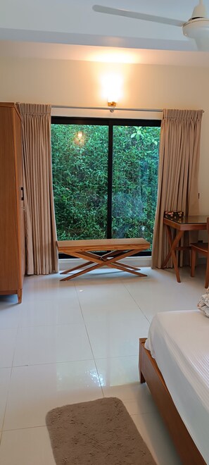 Room - Enjoy mountains, rivers, greenery, and luxury resorts all together. (Rangamati)