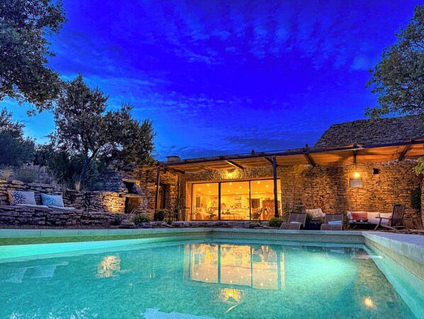 A heated pool - Vrbo Property (Gordes)