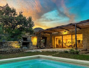 A heated pool - Vrbo Property (Gordes)