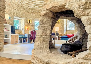 Iron/ironing board, WiFi, bed sheets - Vrbo Property (Gordes)
