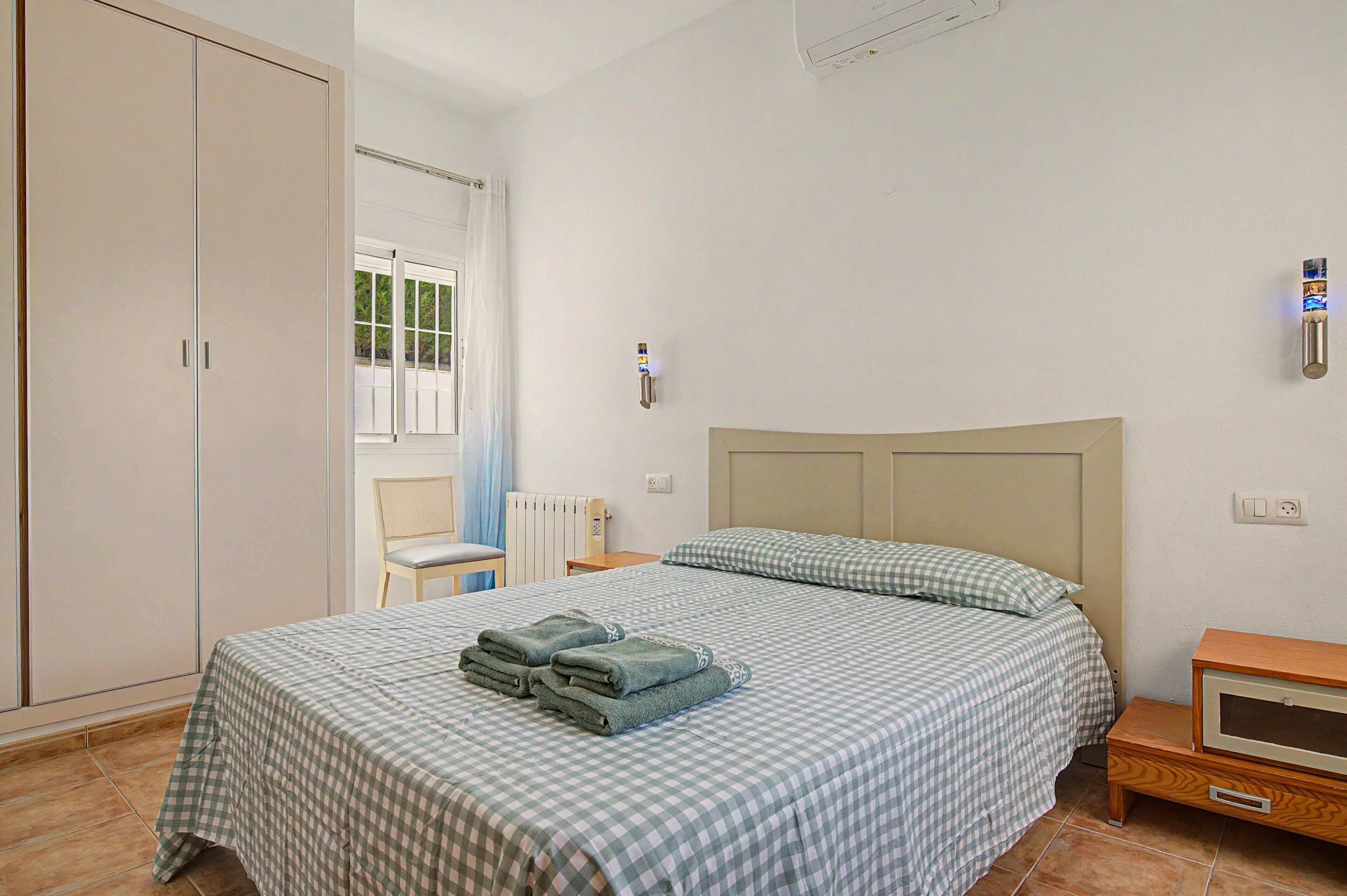 3 bedrooms, WiFi, bed sheets