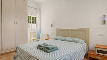 3 bedrooms, WiFi, bed sheets