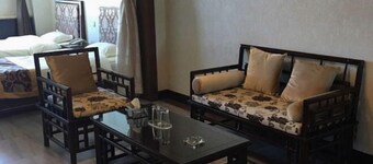 Manzhouli Junyu Grand Hotel (Manzhouli Wanda Plaza Matryoshka Square)