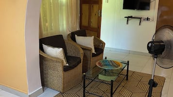 Deluxe Double Room, Patio, Garden View | WiFi (free)