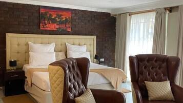 Luxury Double Room, Patio, Garden View | WiFi (free)