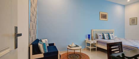 2 habitaciones, tabla de planchar con plancha, wifi y ropa de cama