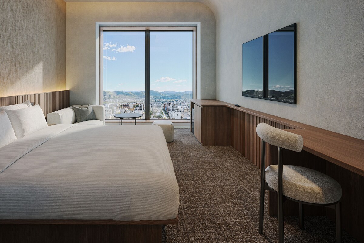 King Room Non-smoking | In-room safe, free WiFi, bed sheets