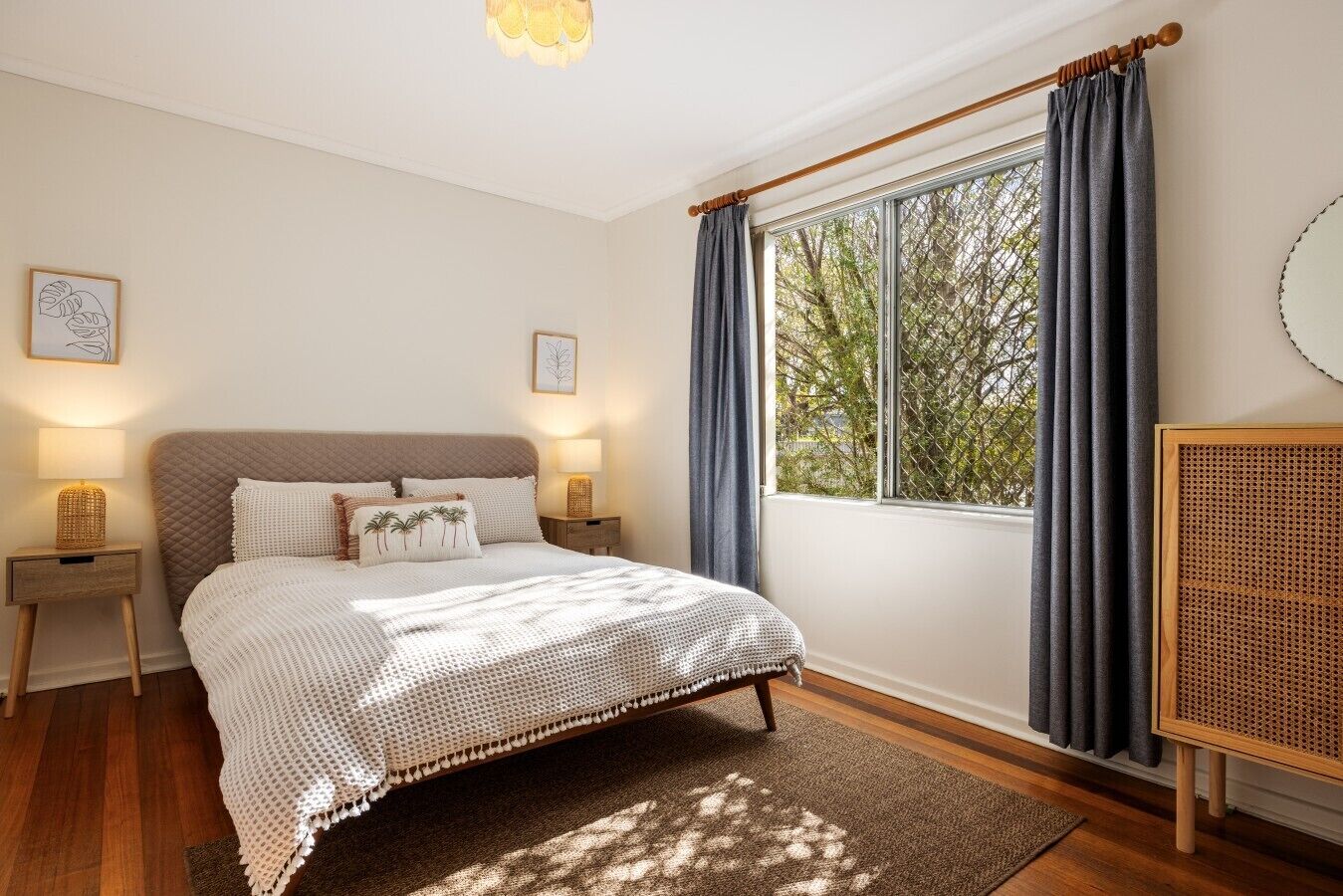2 bedrooms, desk, iron/ironing board, WiFi
