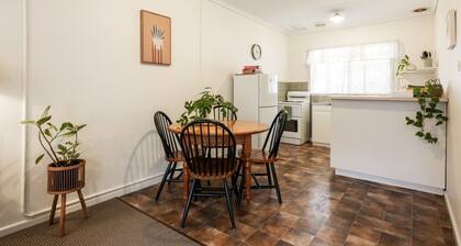 Functional 2 bedroom unit close to Tanunda Main St