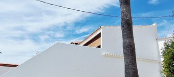 Holiday Home 'Casablanca' with Private Terrace, Private Garden and Wi-Fi