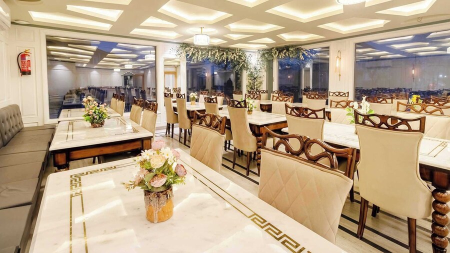 Palette Hotel Cecil Srinagar