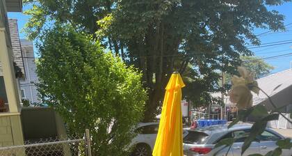 Delightful 3-bedroom cottage in charming White Rock