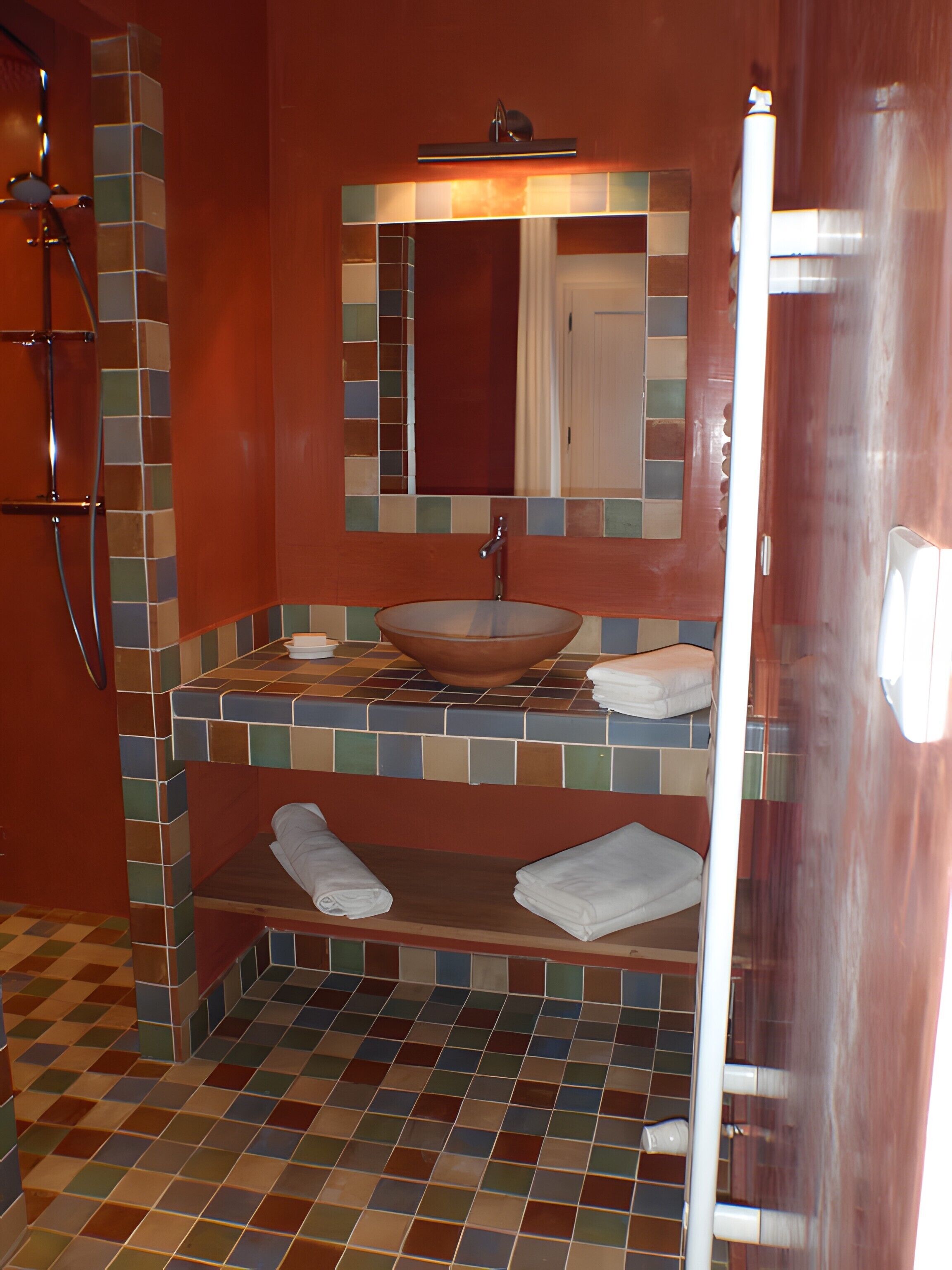 Shower, towels